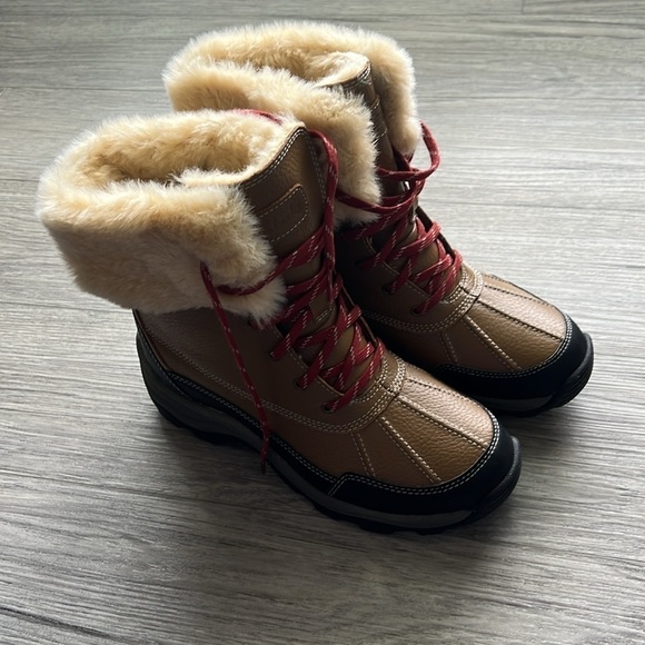 NWOT Clark’s Winter Suck Boots, Fur Trim, Plush Interior Size 7 - Picture 4 of 8
